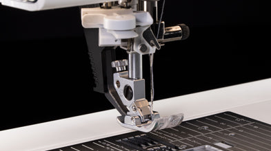PFAFF Performance Icon + gift and accessories