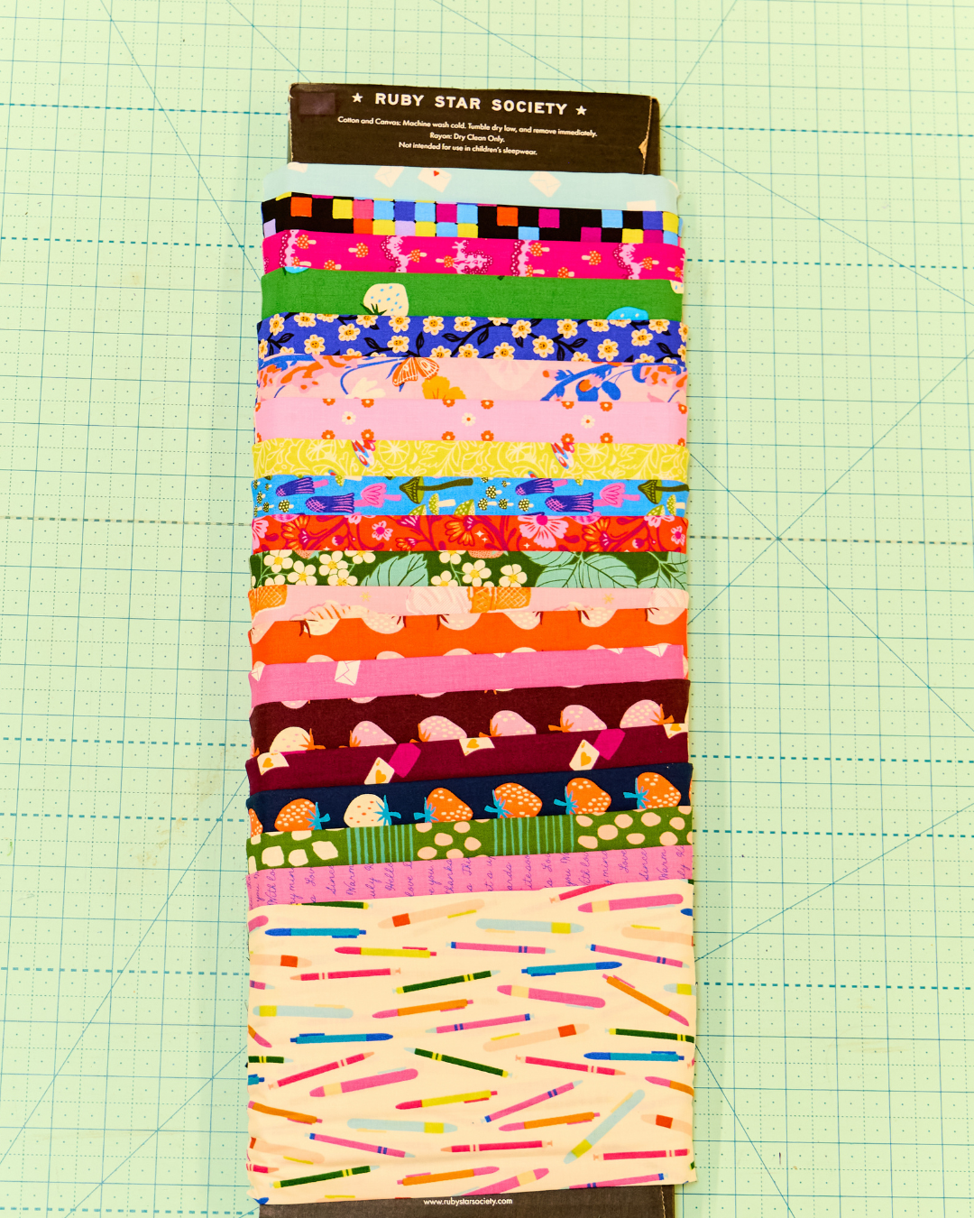 Fat Eighth Specialty Boards  - Ruby Star (Mix 2)