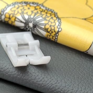 SINGER® Non-Stick Presser Foot, Compatible with SINGER Sewing Machines Ideal for leather, vinyl, plastic, oilcloth