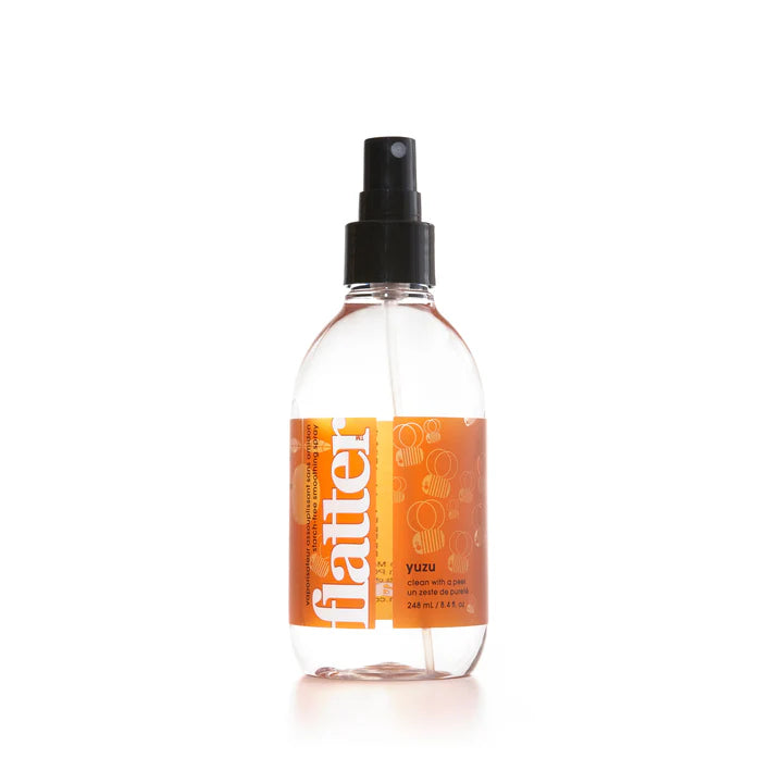 Flatter Smoothing Spray in Yuzu