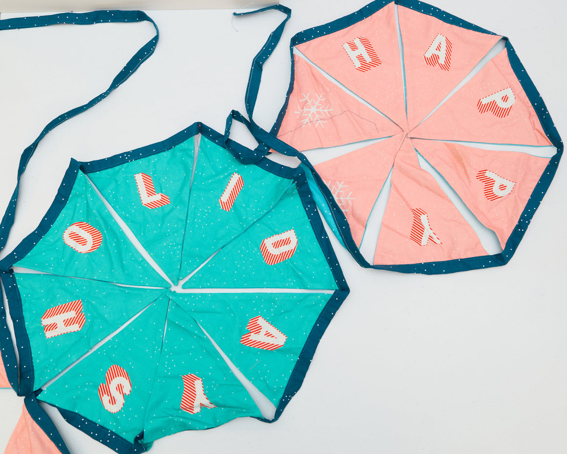 Happy Holiday Bunting