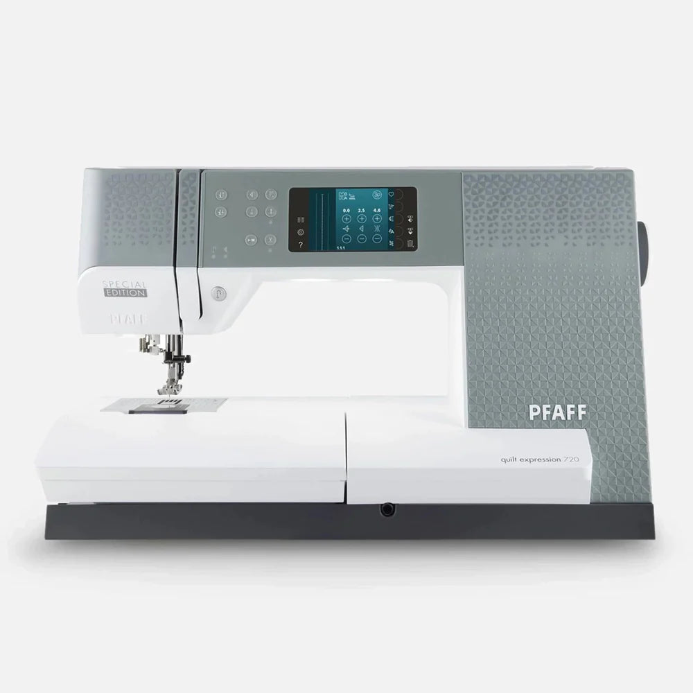 PFAFF® quilt expression™ 720 Sewing Machine Special Edition + Extra Presser Feet