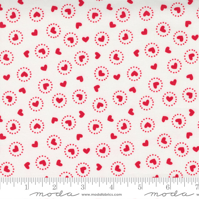 Holiday Love Heart Circle of Love in Sugar Holiday Essentials by Stacy Iest Hsu for Moda, Designer Fabric